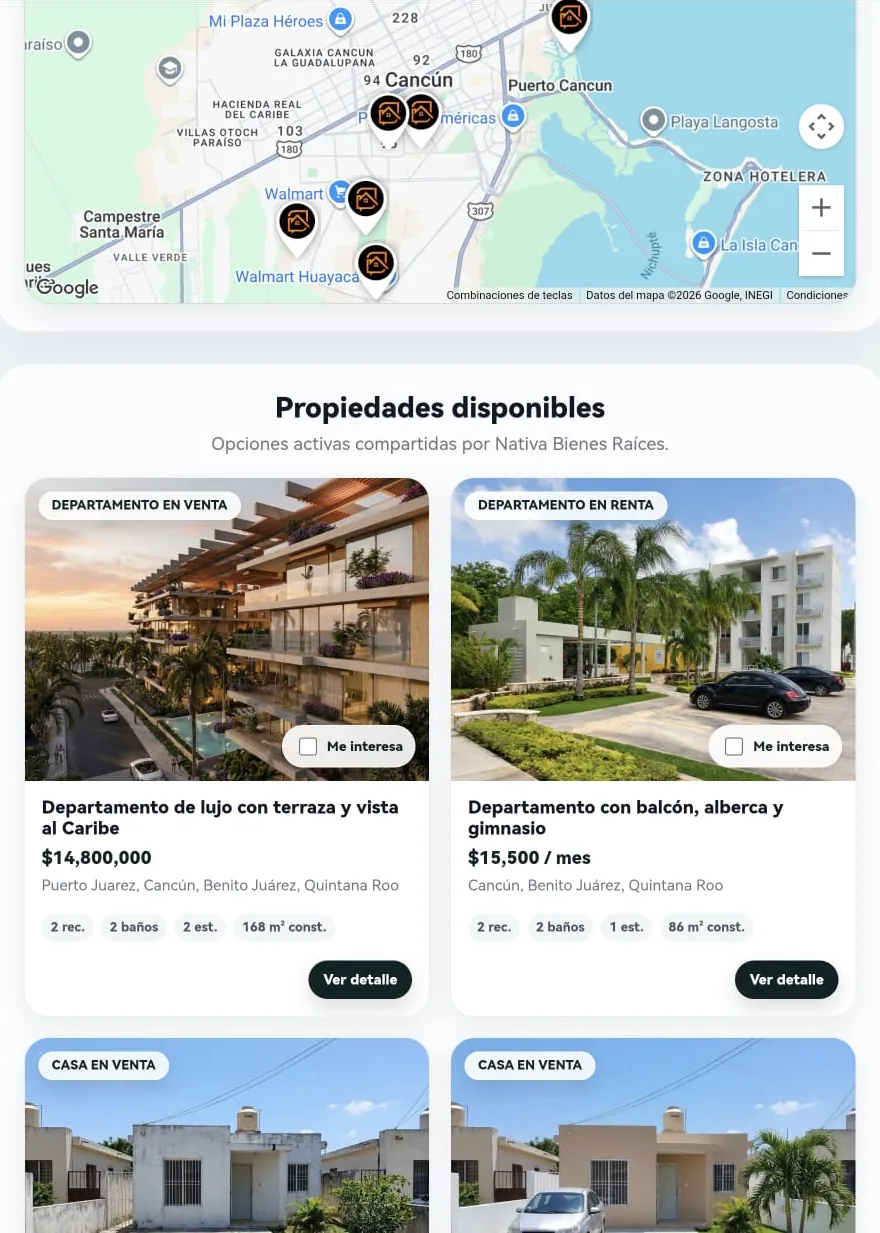 Ejemplo del portal Nativa Bienes Raíces: mapa de Cancún y tarjetas de propiedades ilustrativas